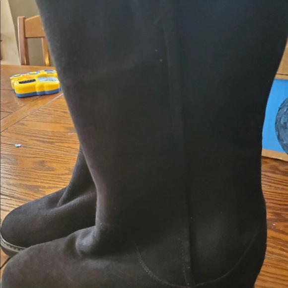 PROCE DROP!! NWOT UGG Collection Black suede boots sz 7 - Picture 3 of 5